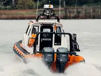 Festrumpf-Schlauchboot zu verkaufen