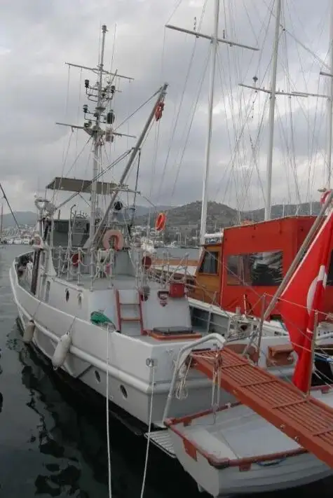 Feuerlöschboot zu verkaufen