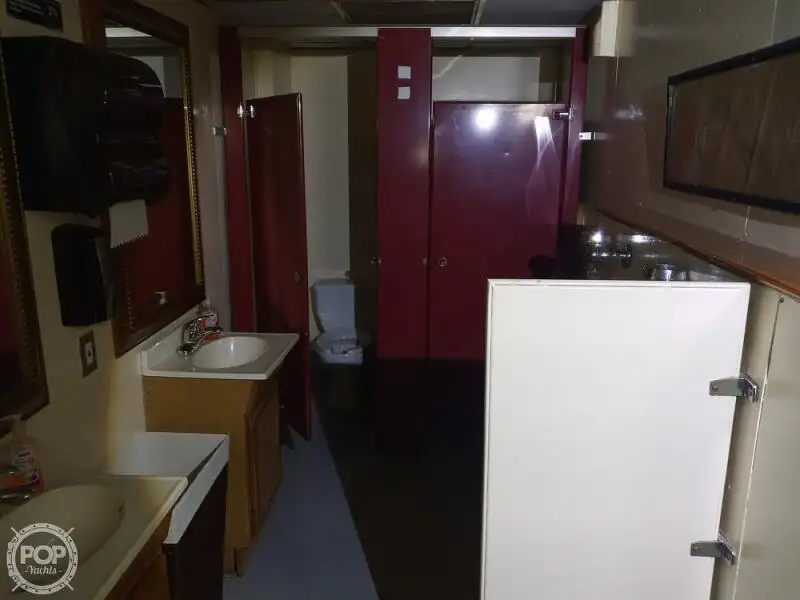 Kreuzfahrtschiff zu verkaufen