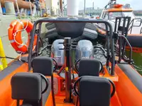 Festrumpf-Schlauchboot zu verkaufen