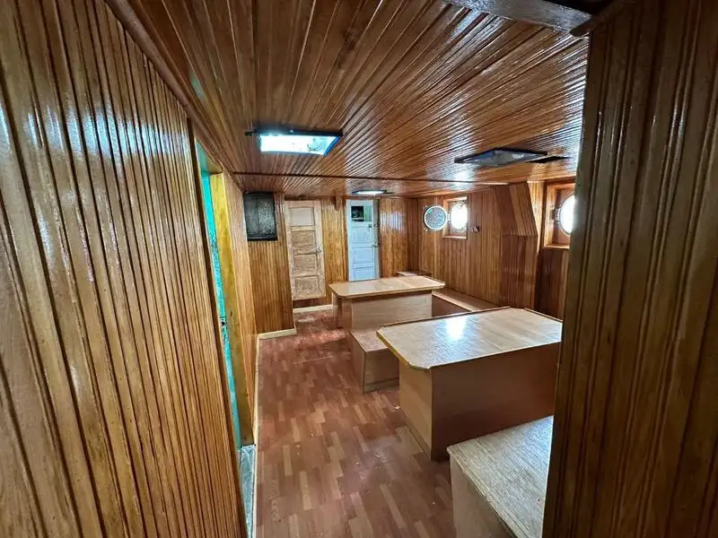 Trawler zu verkaufen