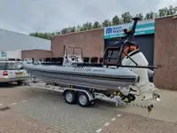 Festrumpf-Schlauchboot zu verkaufen