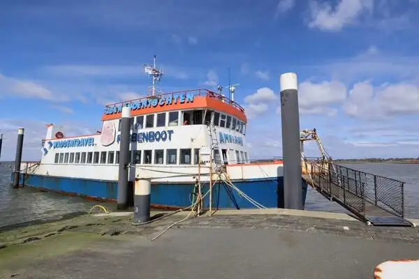 Kreuzfahrtschiff zu verkaufen