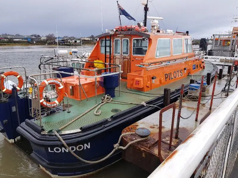 Rettungsboot zu verkaufen