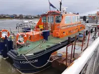Rettungsboot zu verkaufen