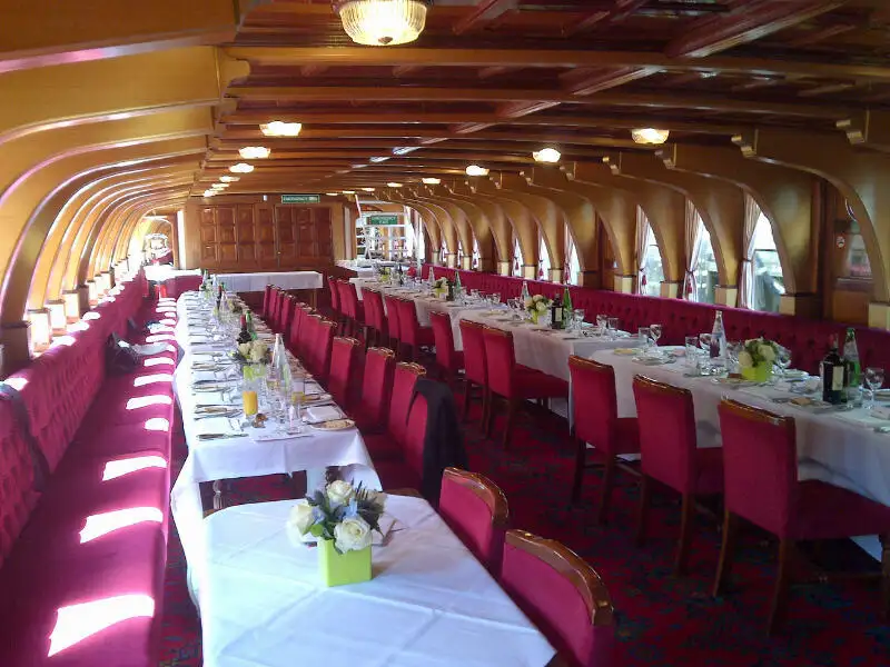 Fährschiff zu verkaufen