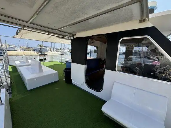 Kreuzfahrtschiff zu verkaufen