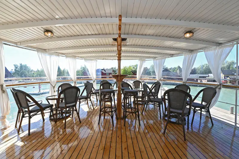 Kreuzfahrtschiff zu verkaufen