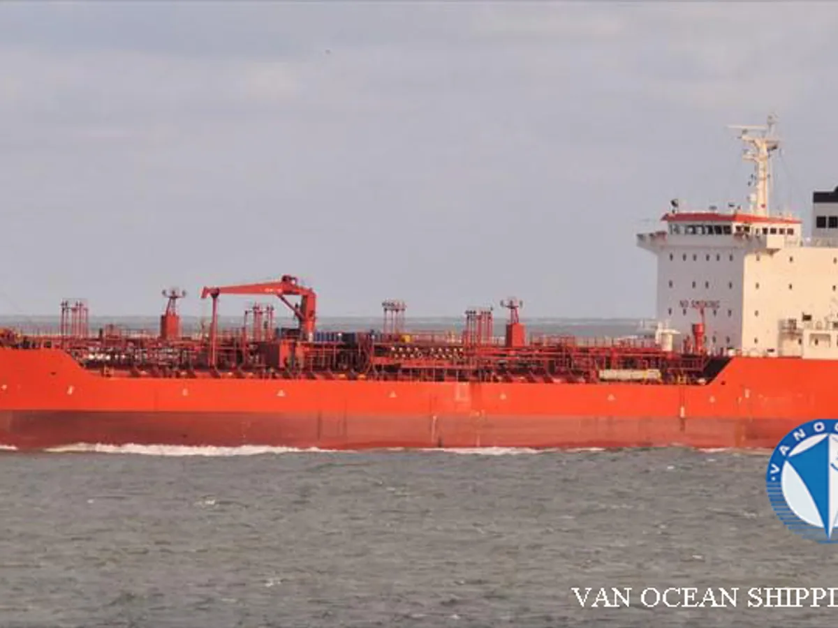 Öl-/Chemikalientanker zu verkaufen