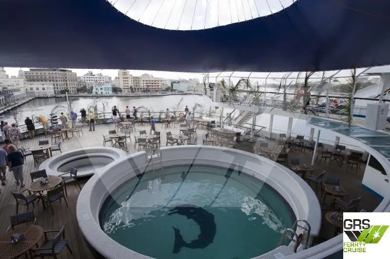 Kreuzfahrtschiff zu verkaufen