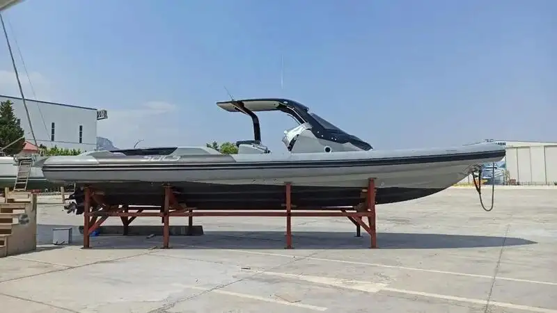 Festrumpf-Schlauchboot zu verkaufen