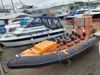 Festrumpf-Schlauchboot zu verkaufen