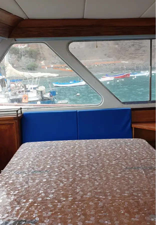 Kreuzfahrtschiff zu verkaufen