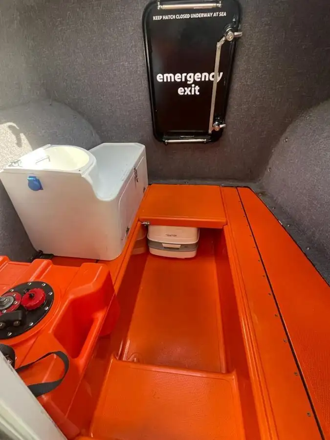 Festrumpf-Schlauchboot zu verkaufen