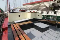 Schwimmendes Hotel zu verkaufen