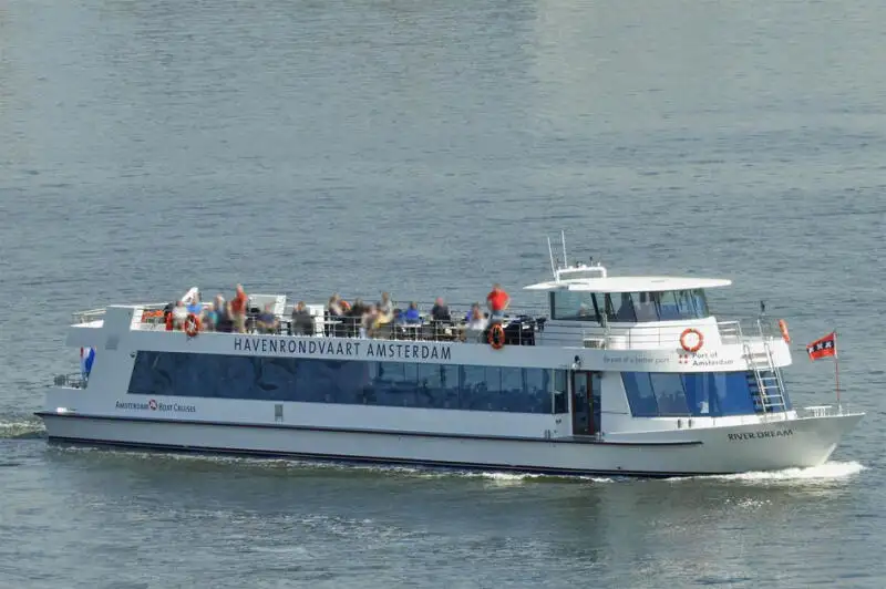 Kreuzfahrtschiff zu verkaufen