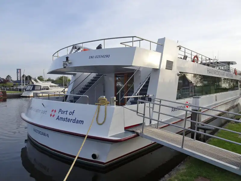 Kreuzfahrtschiff zu verkaufen