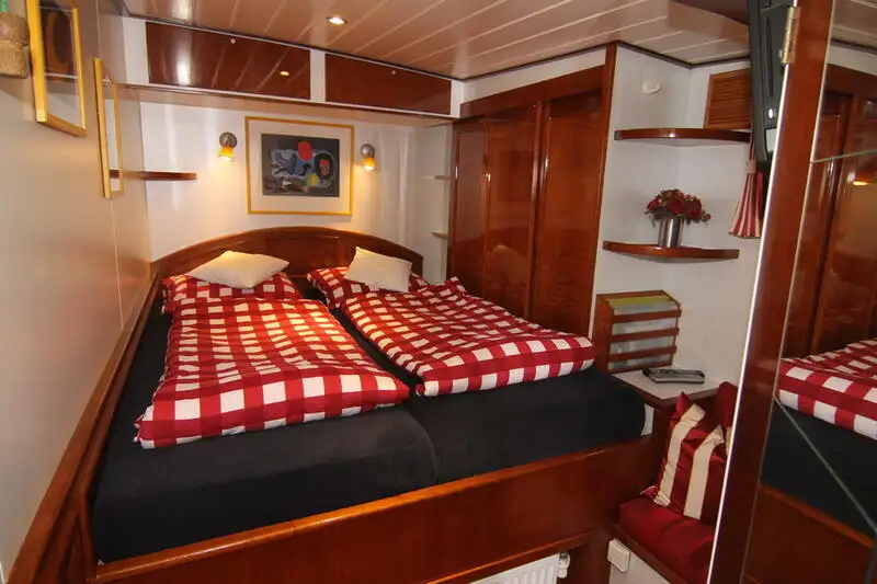 Kreuzfahrtschiff zu verkaufen