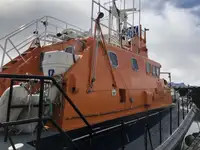 Rettungsboot zu verkaufen