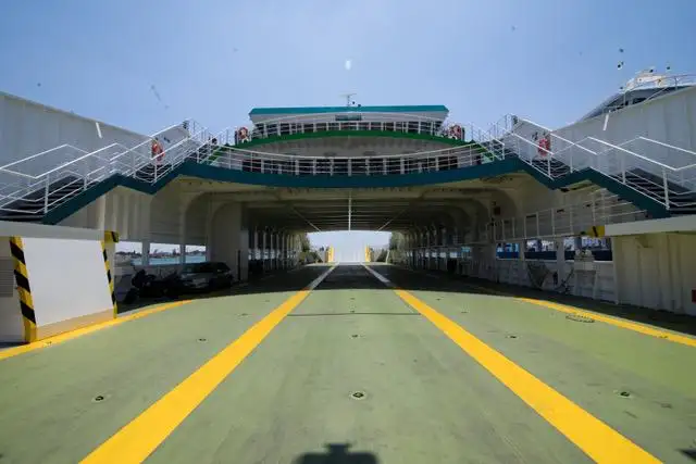 Fährschiff zu verkaufen