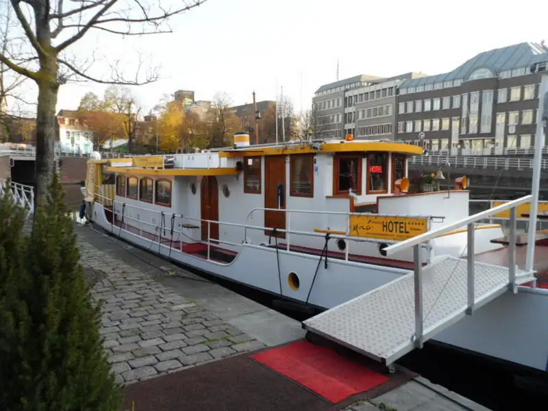 Kreuzfahrtschiff zu verkaufen