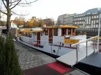 Kreuzfahrtschiff zu verkaufen