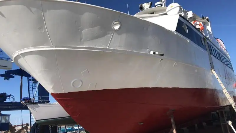 Kreuzfahrtschiff zu verkaufen