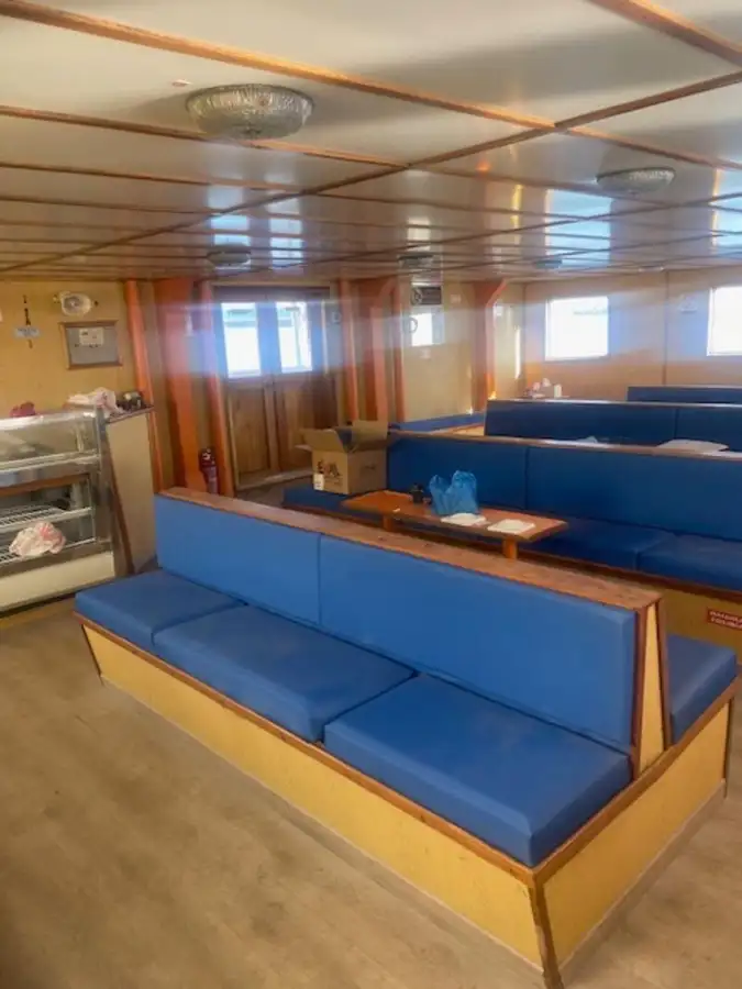 Fährschiff zu verkaufen