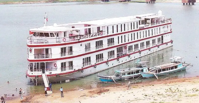 Kreuzfahrtschiff zu verkaufen