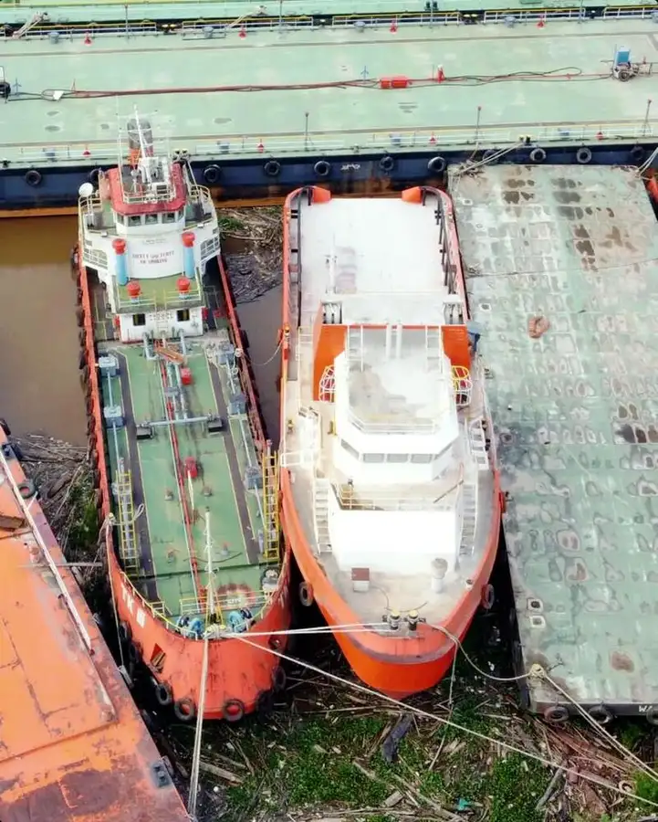 Schleppboot zu verkaufen
