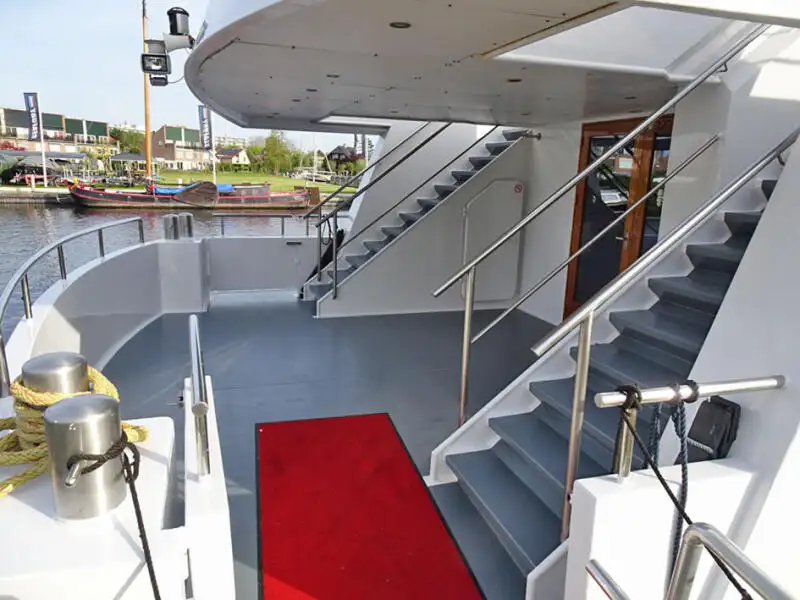 Kreuzfahrtschiff zu verkaufen