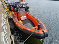 Festrumpf-Schlauchboot zu verkaufen