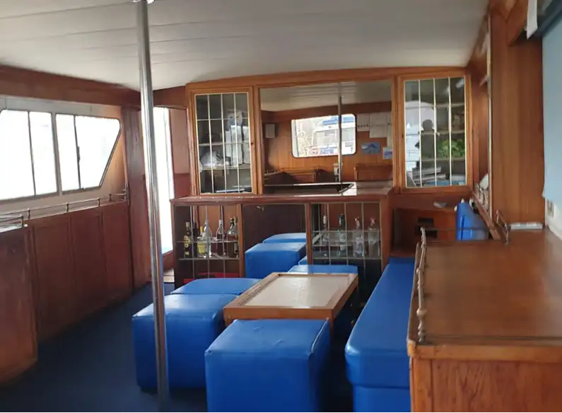 Kreuzfahrtschiff zu verkaufen