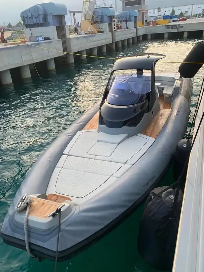 Festrumpf-Schlauchboot zu verkaufen