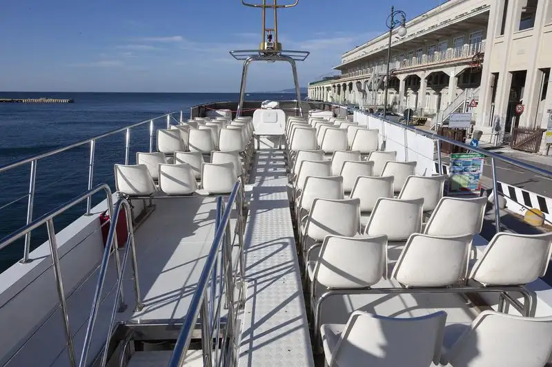 Kreuzfahrtschiff zu verkaufen