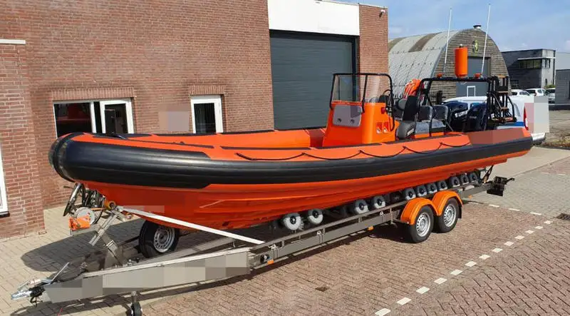 Festrumpf-Schlauchboot zu verkaufen