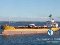 Öl-/Chemikalientanker zu verkaufen