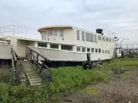 Fährschiff zu verkaufen