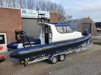 Festrumpf-Schlauchboot zu verkaufen