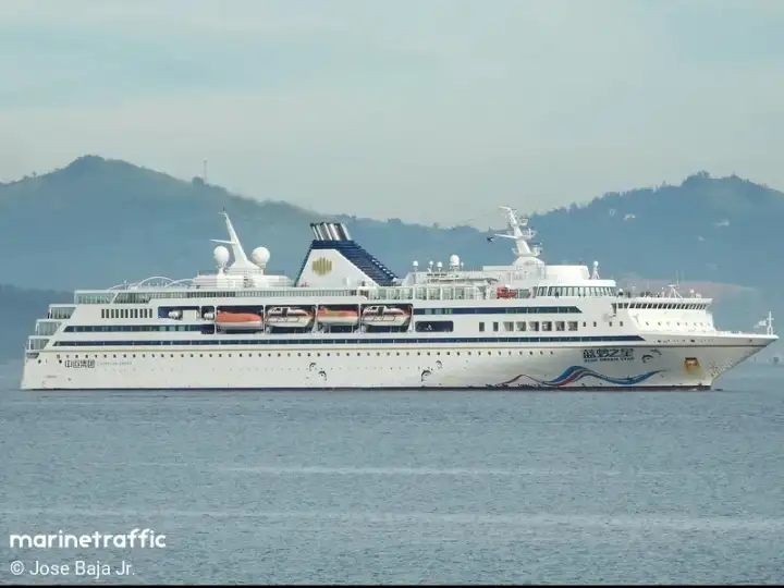 Kreuzfahrtschiff zu verkaufen
