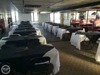 Kreuzfahrtschiff zu verkaufen