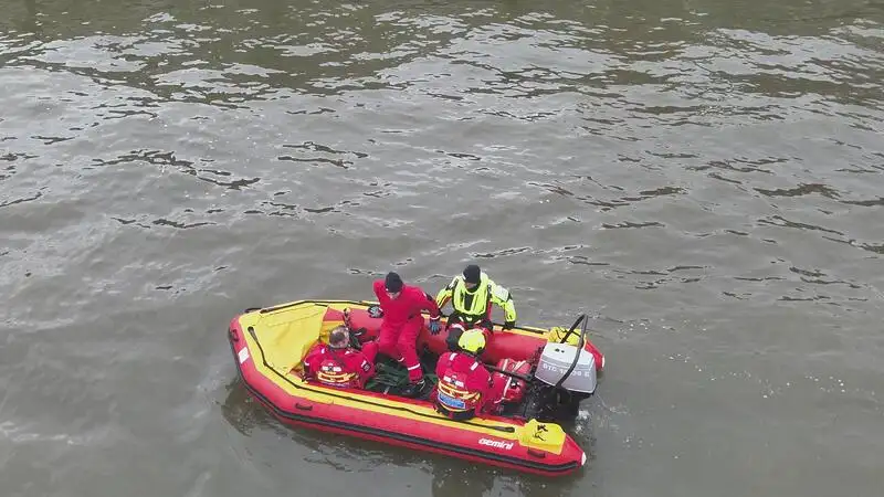 Rettungsschiff zu verkaufen