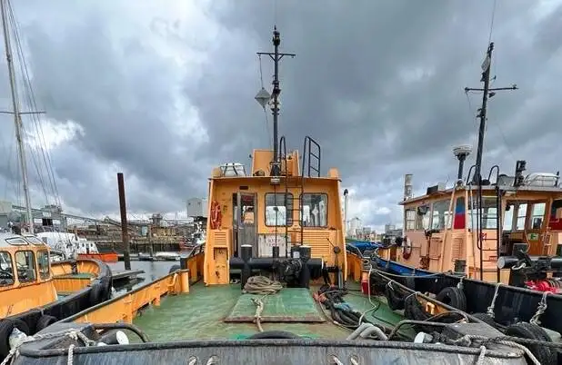 Schleppboot zu verkaufen