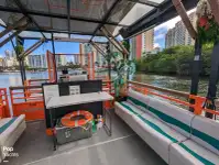Kreuzfahrtschiff zu verkaufen