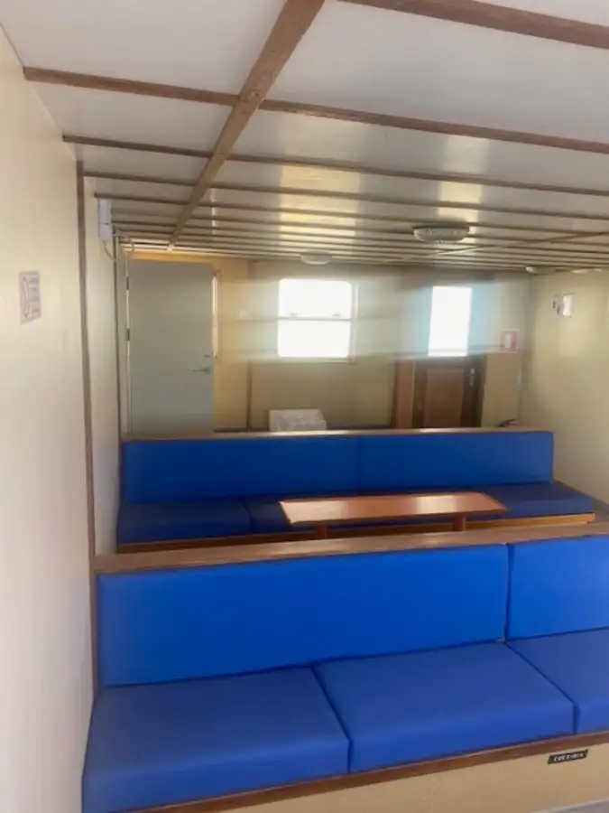 Fährschiff zu verkaufen