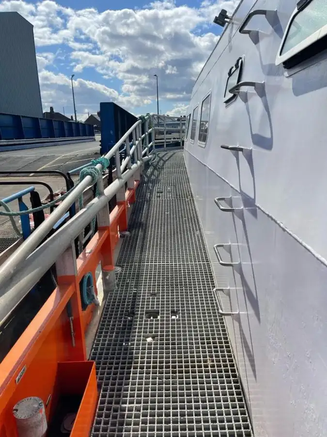 Windpark-Service-Schiff zu verkaufen