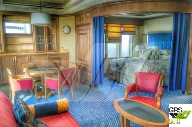 Kreuzfahrtschiff zu verkaufen