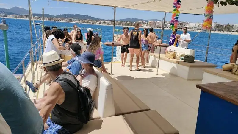 Kreuzfahrtschiff zu verkaufen