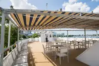 Kreuzfahrtschiff zu verkaufen