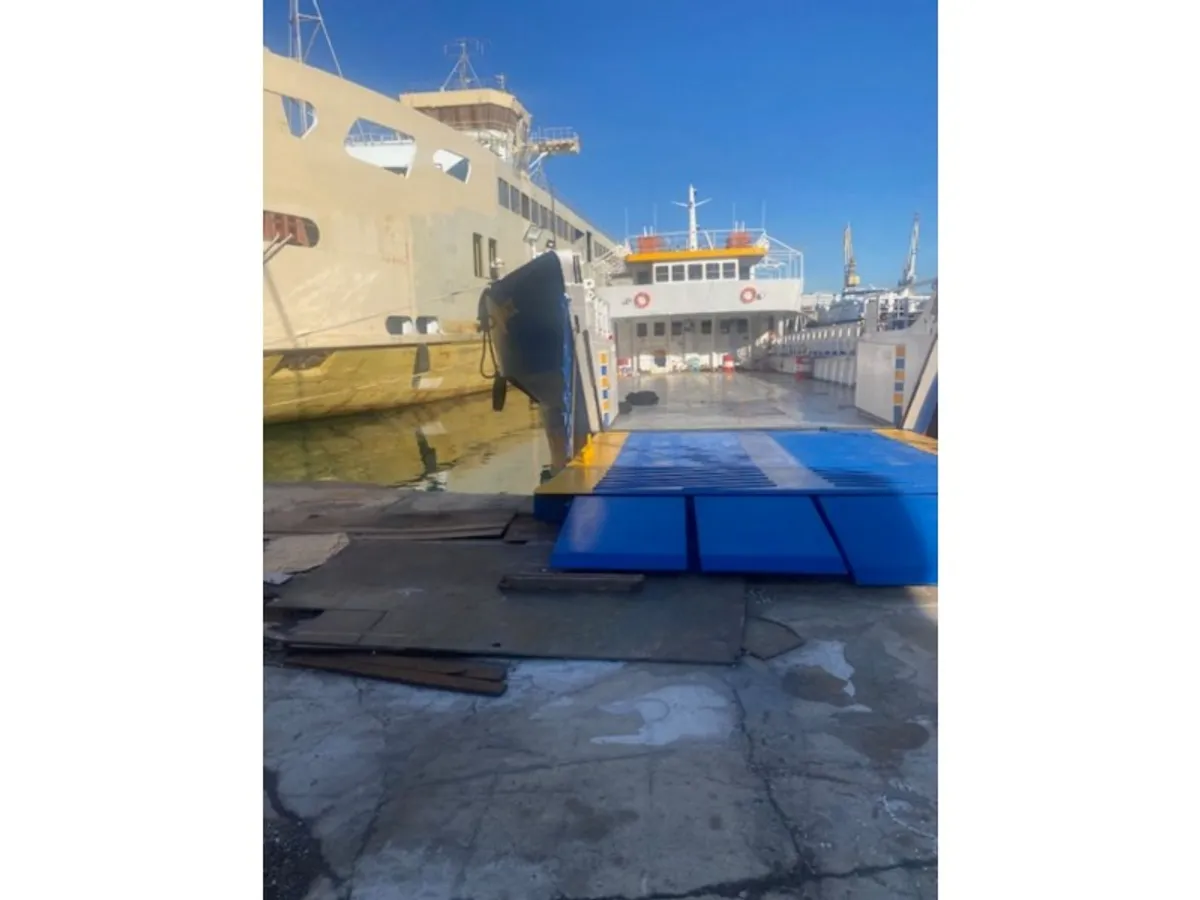 Passagierschiff zu verkaufen